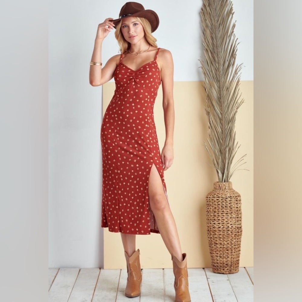 Light weight knit dress with side slit